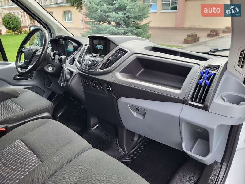 Грузовой фургон Ford Transit 2017 в Виннице