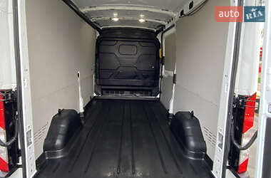Грузовой фургон Ford Transit 2021 в 