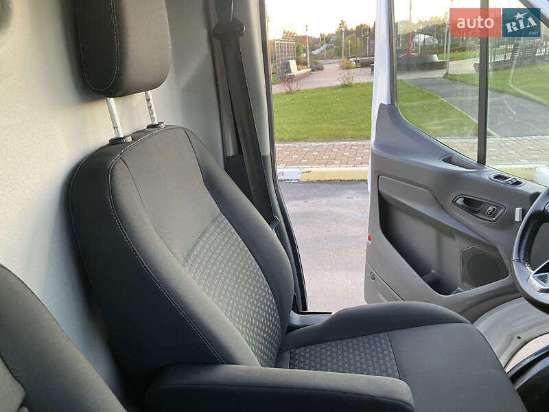 Вантажний фургон Ford Transit 2020 в Ірпені