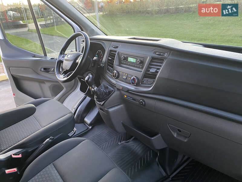 Вантажний фургон Ford Transit 2020 в Ірпені