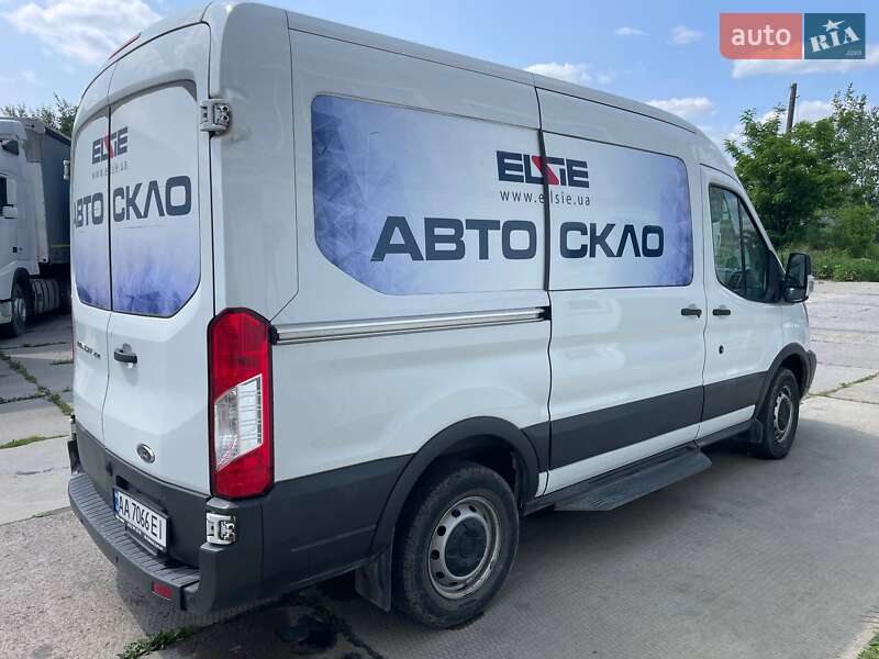 Грузовой фургон Ford Transit 2016 в Львове