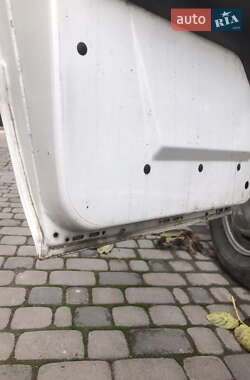 Вантажний фургон Ford Transit 2003 в 