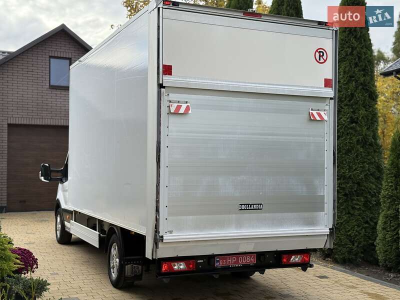 Вантажний фургон Ford Transit 2021 в Радивиліві