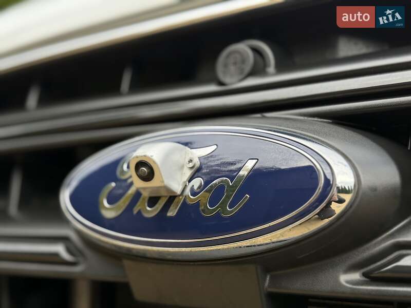 Вантажний фургон Ford Transit 2021 в Радивиліві