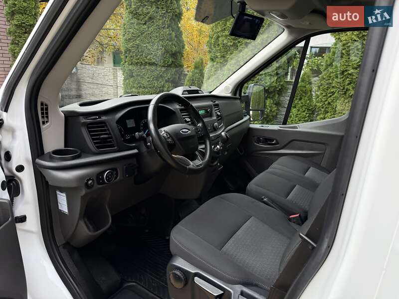 Вантажний фургон Ford Transit 2021 в Радивиліві