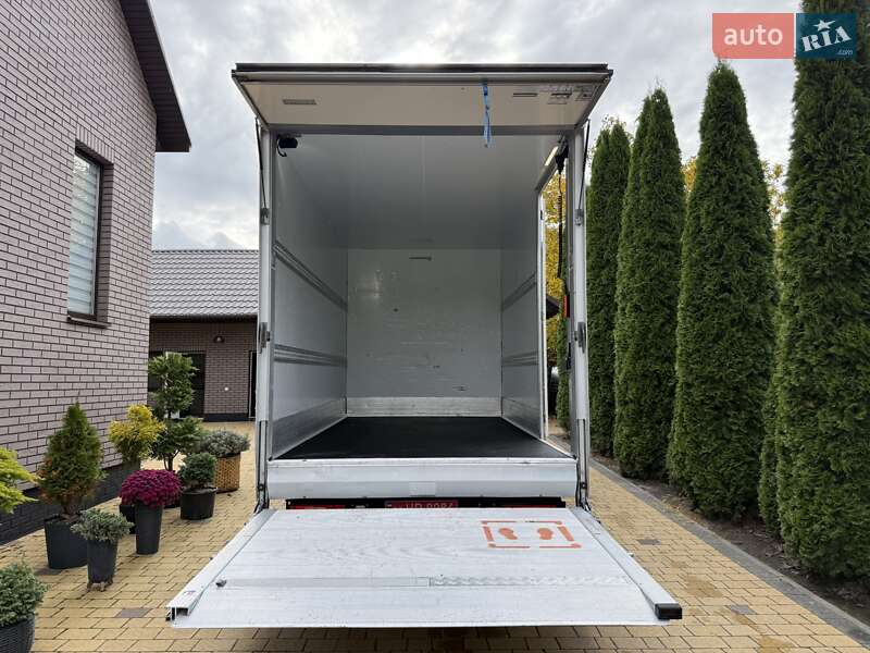 Вантажний фургон Ford Transit 2021 в Радивиліві