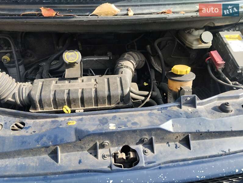 Грузовой фургон Ford Transit 2005 в Никополе