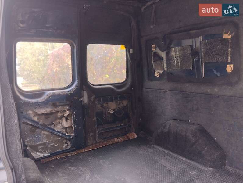 Грузовой фургон Ford Transit 2005 в Никополе