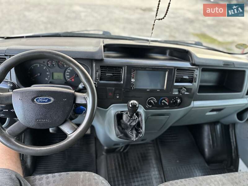 Вантажний фургон Ford Transit 2006 в Калуші