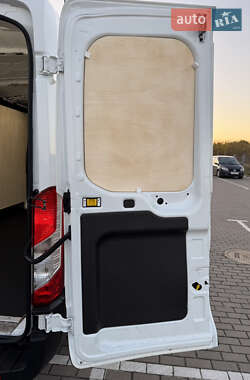Грузовой фургон Ford Transit 2021 в 