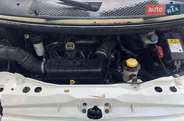 Вантажний фургон Ford Transit 2004 в  фото 8 Вантажний фургон Ford Transit 2004 в