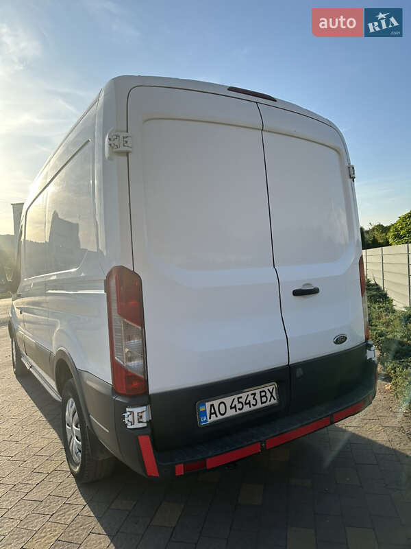 Вантажний фургон Ford Transit 2014 в Іршаві