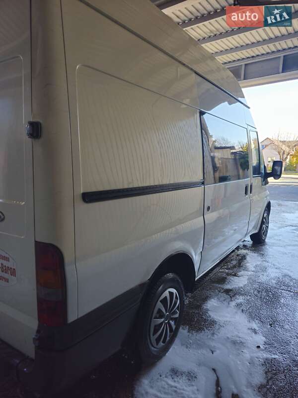 Грузовой фургон Ford Transit 2004 в Новоднестровске