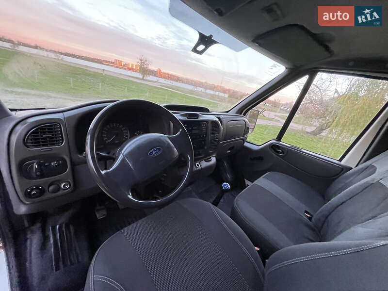 Вантажний фургон Ford Transit 2004 в Миколаєві фото 9 Вантажний фургон Ford Transit 2004 в Миколаєві