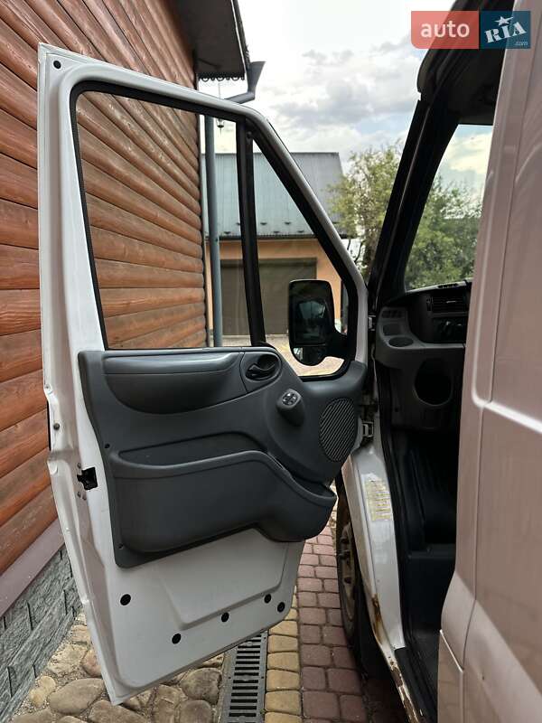 Грузовой фургон Ford Transit 2011 в Косове фото 15 Грузовой фургон Ford Transit 2011 в Косове
