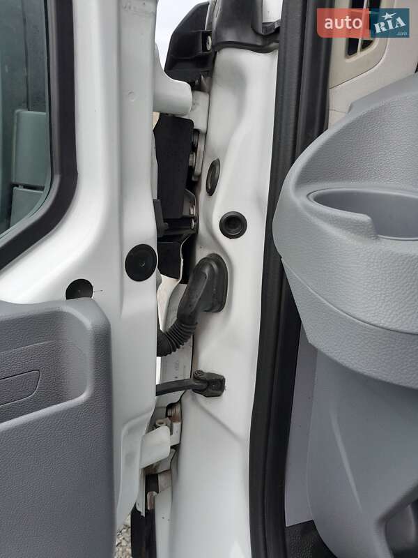 Вантажний фургон Ford Transit 2018 в Новоархангельську