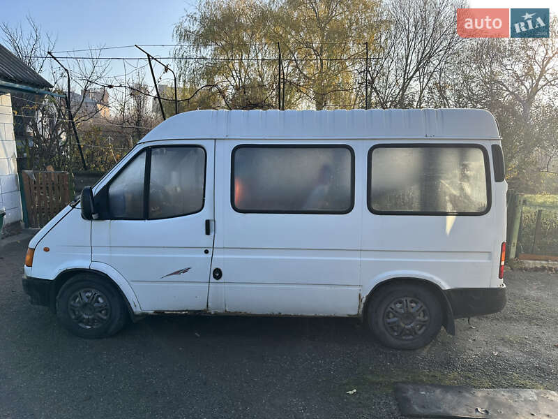 Мінівен Ford Transit 1995 в Володимирі