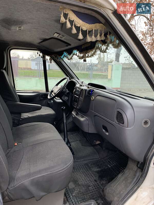 Грузопассажирский фургон Ford Transit 2000 в Николаеве