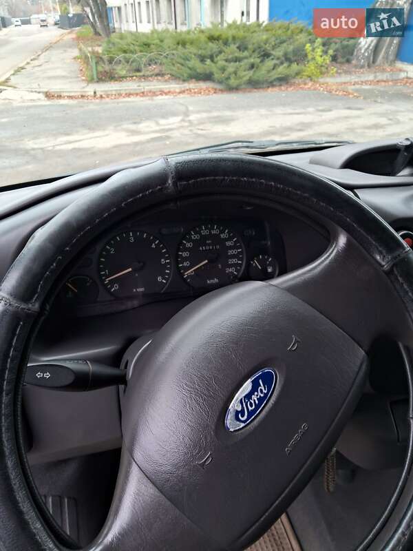Вантажний фургон Ford Transit 2001 в Броварах