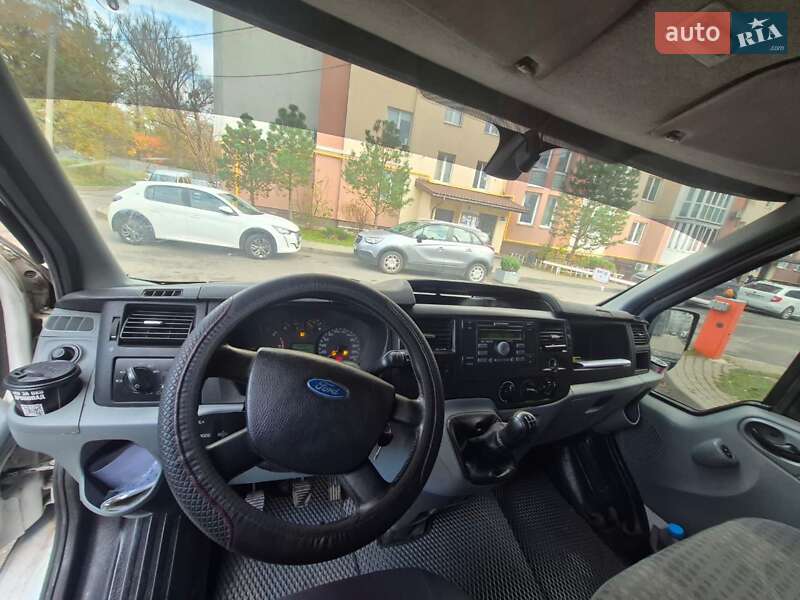 Вантажний фургон Ford Transit 2008 в Львові