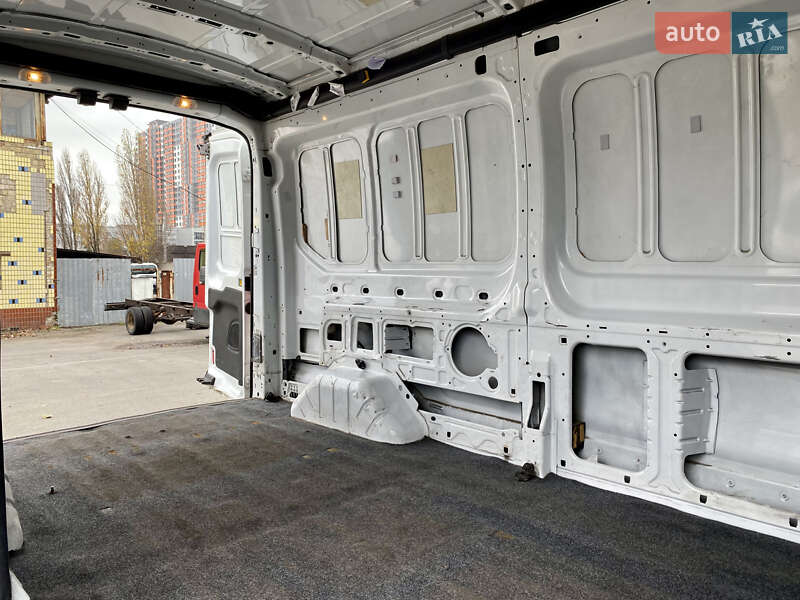 Грузовой фургон Ford Transit 2015 в Киеве фото 6 Грузовой фургон Ford Transit 2015 в Киеве