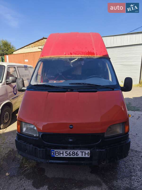 Вантажний фургон Ford Transit 1999 в Ізмаїлі