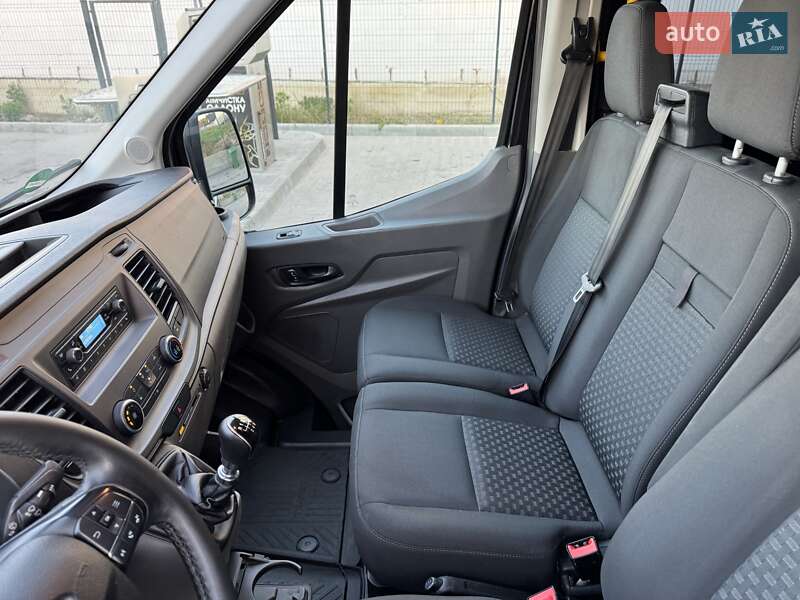 Грузопассажирский фургон Ford Transit 2020 в Ирпене
