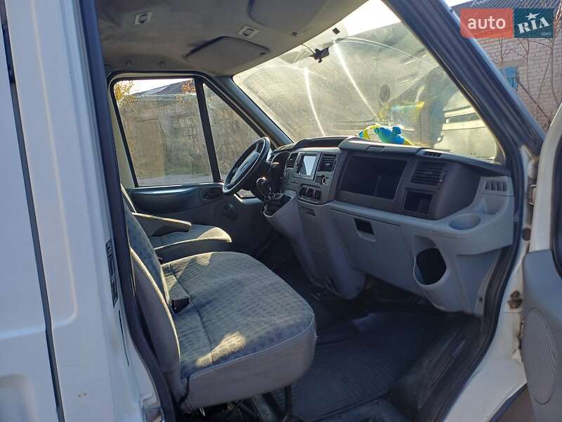 Грузовой фургон Ford Transit 2008 в Херсоне