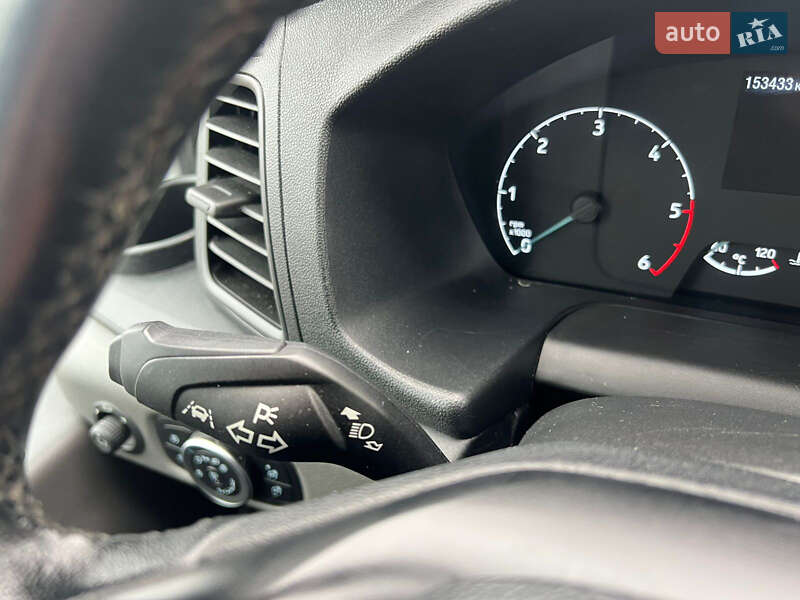 Вантажний фургон Ford Transit 2022 в Бродах