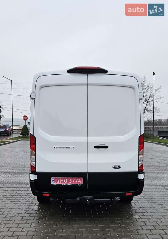 Вантажний фургон Ford Transit 2021 в Бережанах