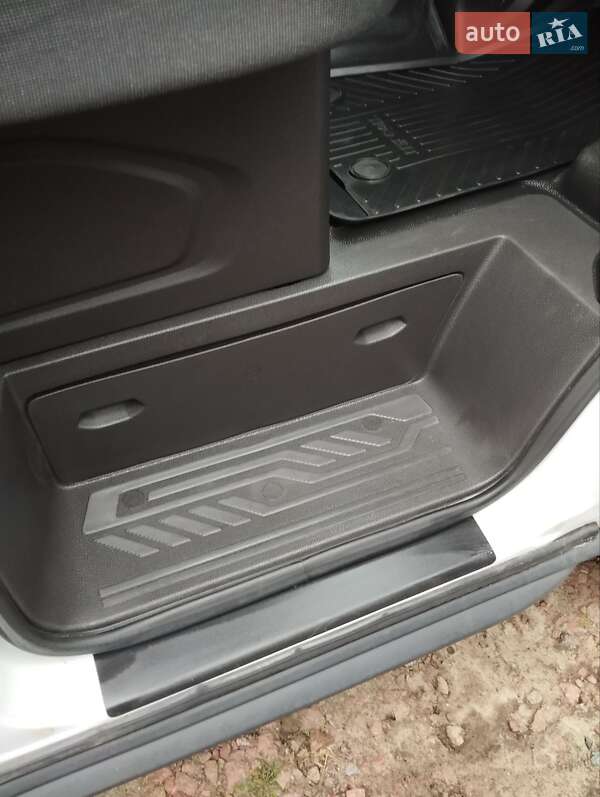 Грузовой фургон Ford Transit 2017 в Киеве фото 18 Грузовой фургон Ford Transit 2017 в Киеве