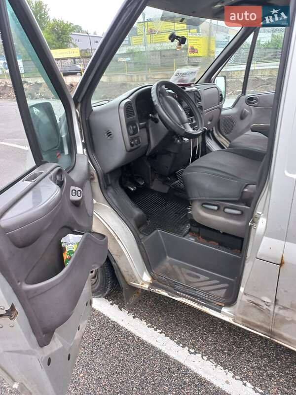 Грузовой фургон Ford Transit 2004 в Киеве фото 6 Грузовой фургон Ford Transit 2004 в Киеве