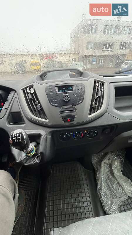 Микроавтобус грузовой (до 3,5т) Ford Transit 2023 в Львове