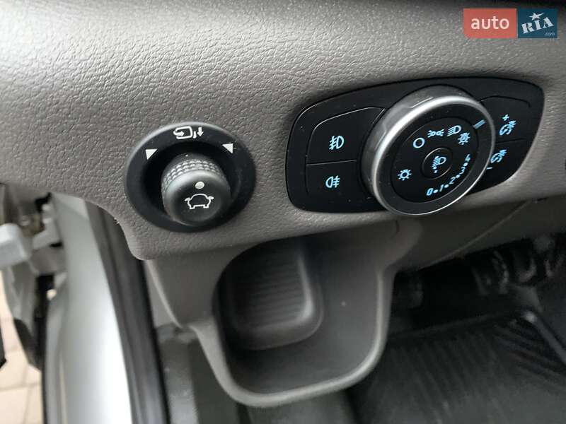 Микроавтобус грузовой (до 3,5т) Ford Transit 2020 в Ровно фото 26 Микроавтобус грузовой (до 3,5т) Ford Transit 2020 в Ровно