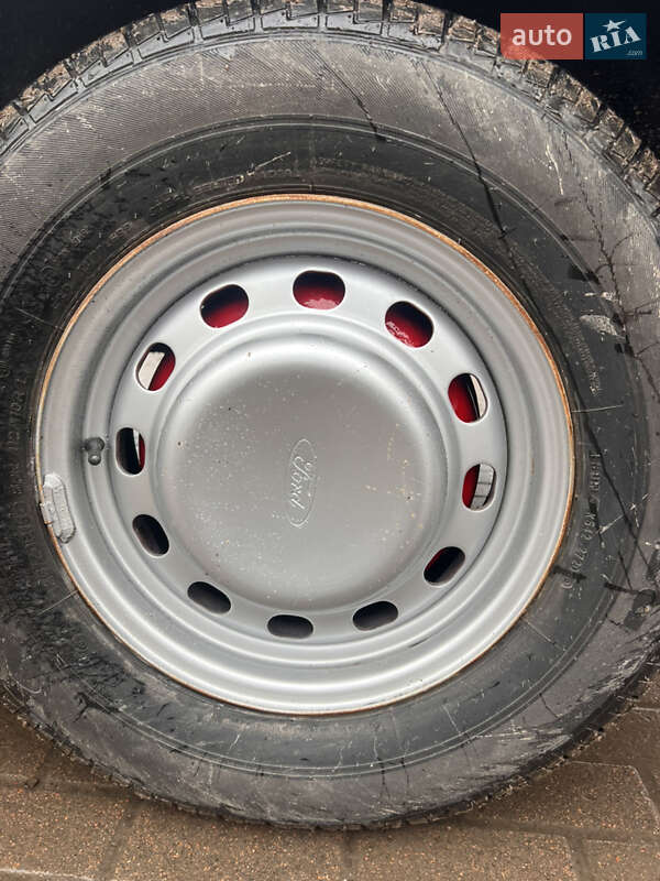 Грузовой фургон Ford Transit 1998 в Виннице