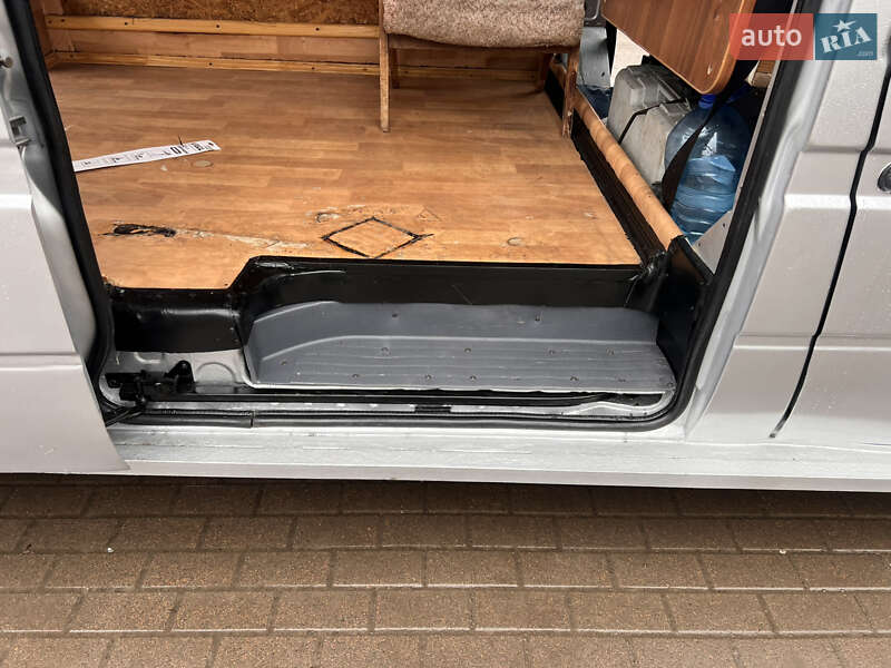 Грузовой фургон Ford Transit 1998 в Виннице