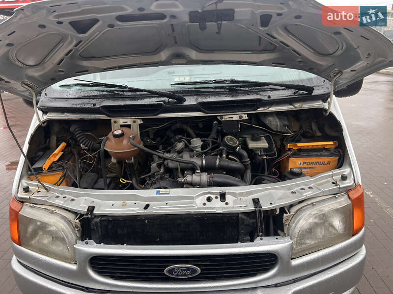 Грузовой фургон Ford Transit 1998 в Виннице