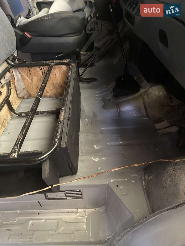 Грузовой фургон Ford Transit 1998 в Виннице