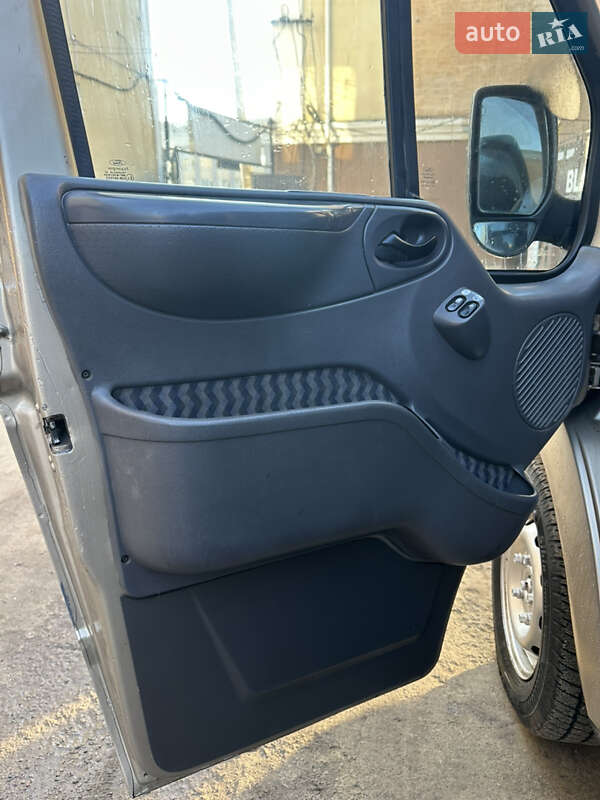 Грузопассажирский фургон Ford Transit 2002 в Балте фото 14 Грузопассажирский фургон Ford Transit 2002 в Балте