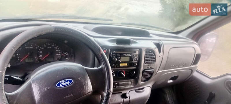 Грузовой фургон Ford Transit 2004 в Черновцах