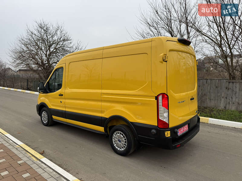 Грузовой фургон Ford Transit 2021 в Ирпене