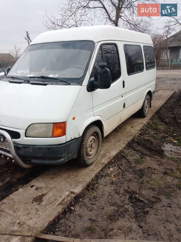 Микроавтобус Ford Transit 1995 в Кельменцах