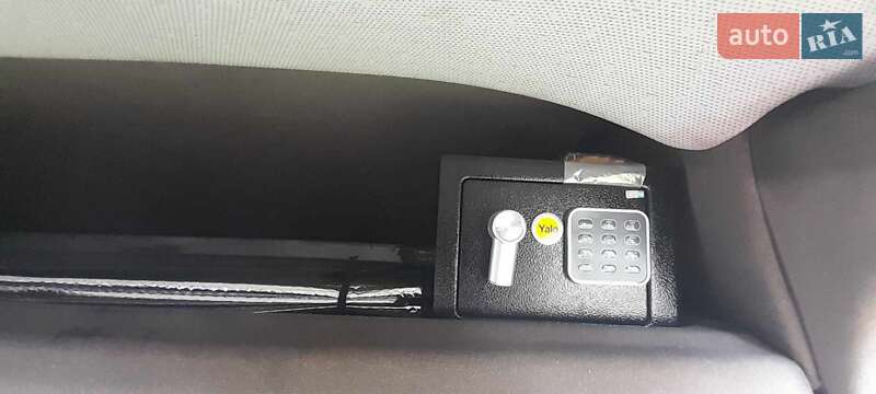 Дом на колесах Ford Transit 2004 в Ужгороде