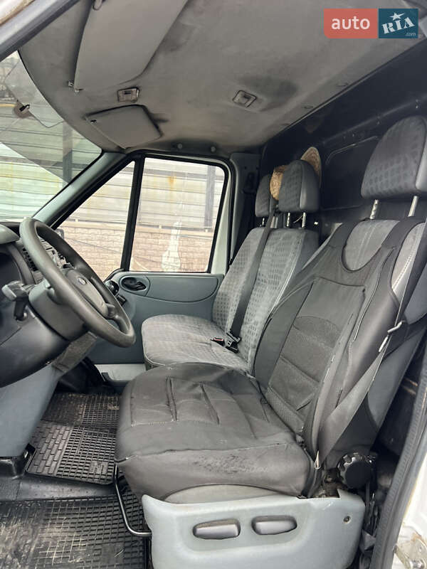 Грузовой фургон Ford Transit 2006 в Киеве