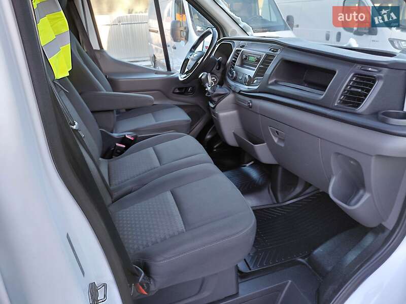 Вантажний фургон Ford Transit 2020 в Івано-Франківську