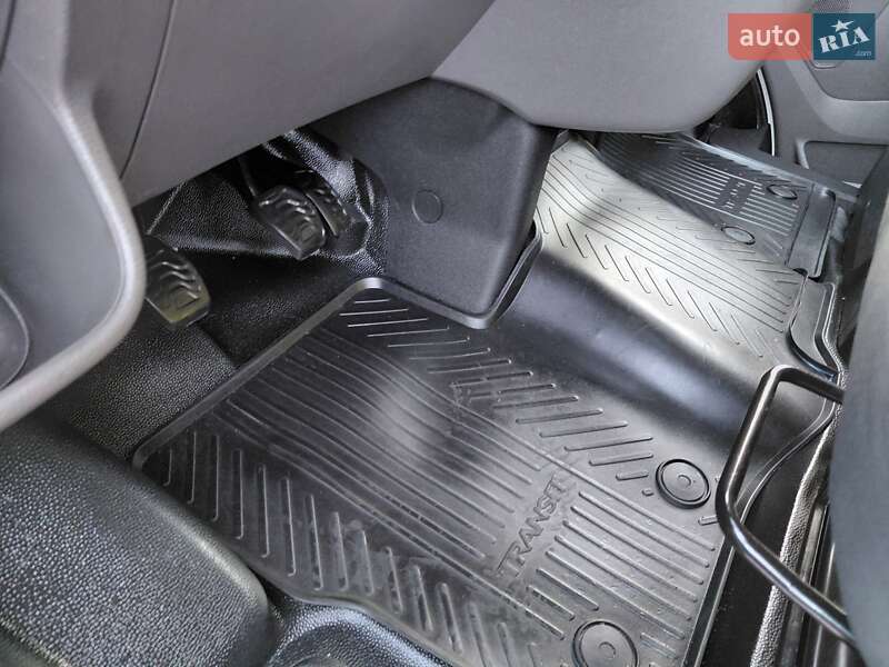 Вантажний фургон Ford Transit 2020 в Івано-Франківську