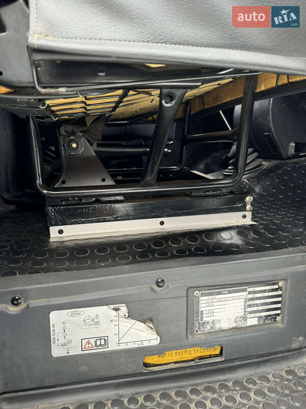 Вантажний фургон Ford Transit 1996 в Шепетівці