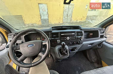 Вантажний фургон Ford Transit 2007 в Івано-Франківську
