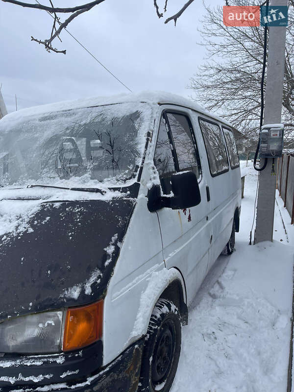 Мінівен Ford Transit 1988 в Чернівцях