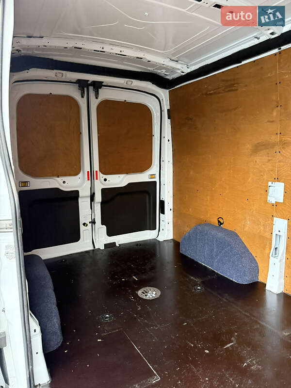 Вантажний фургон Ford Transit 2019 в Рівному